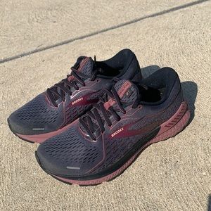 Brooks adrenaline GTS 21.